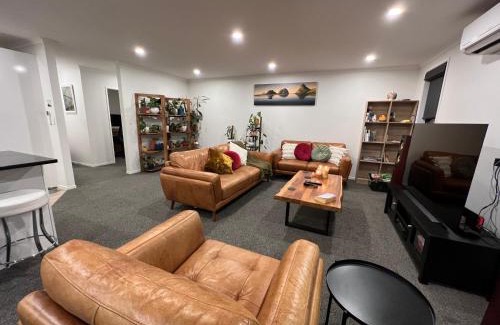 Waitara House | Convenient and comfortable Waitara