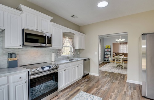 Midtown House | Convenient, Comfortable, & Charming Bungalow - Medical District!