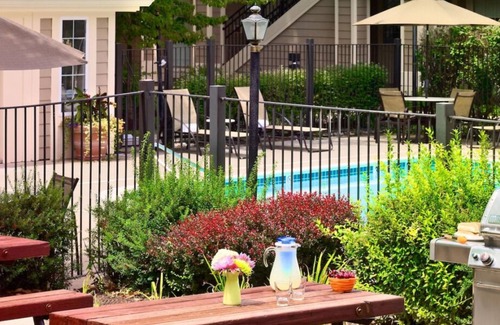 Eagan House | Convenient Countryside Stay, 2 Awesome Units, Pool, Free Parking, Pets Allowed