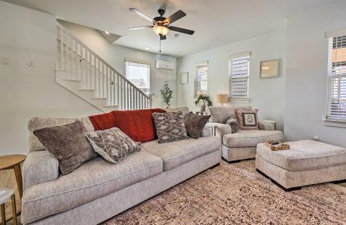 Fayetteville House | Convenient Fayetteville Home - 3 Mi to Town!