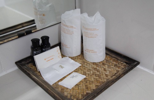 Srisa Chorakhe Noi Hotel | Convenient Grand Plus Hotel Suvarnabhumi