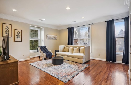 Bethesda House | Convenient Newly Renovated Detached Guest House