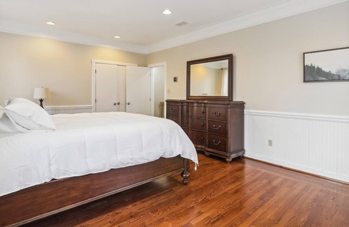Bethesda House | Convenient Newly Renovated Detached Guest House