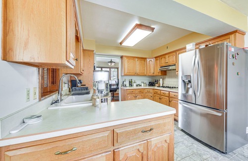 Racine Apartment | Convenient Racine Home: 4 Mi to Lake Michigan!