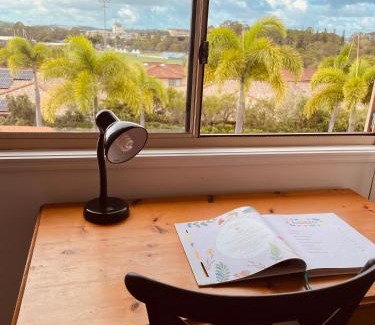 Robina House | Convenient Room next to Bond University