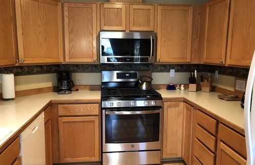 Southwest Bend House | Convenient Southwest Bend, 5BR/3BA Home Near Old Mill District