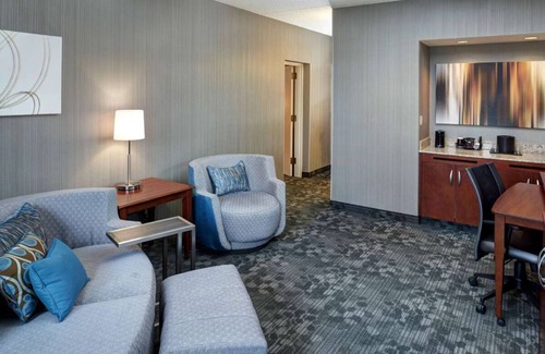 Brookfield Apartment | Convenient Stay in Brookfield! 3 Spacious Units, Pets Allowed, Indoor Pool!