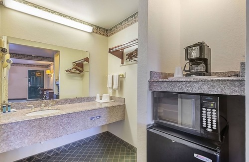 Three Rivers House | Convenient Stay, Superb Location! 3 Convenient Units, Free Parking!