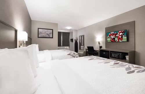 Weedsport House | Convenient Stay w/ Complimentary Breakfast! Near Old Brutus Historical Society