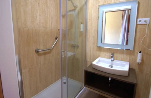 Praia das Macas House | Convenient Tourist Location! Direct Beach Access, Pet-friendly, Free Parking!