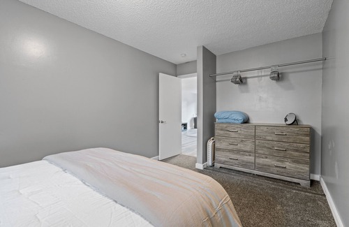 St. Louis Park Apartment | Convenient West End Apartment