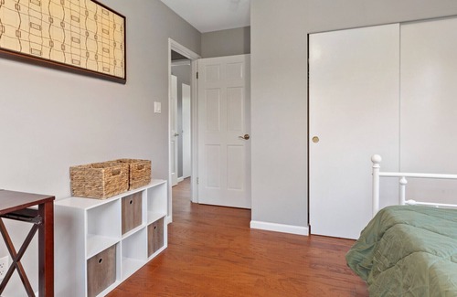 Fox Valley House | Convenient Western Suburban pet friendly home, 4/2