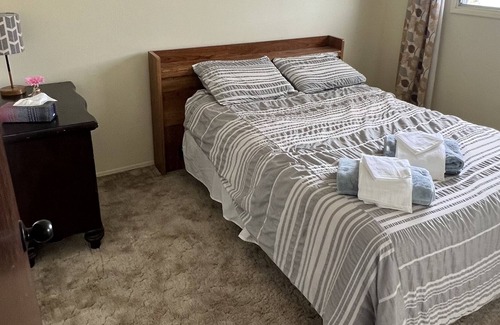 Kamloops House | Conveniently located between TRU & RIH 4 bed full house, Central AirConditioner