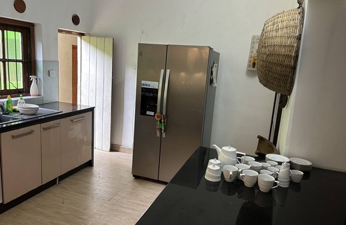 Colombo House | Conveniently located house in the heart of the city.
