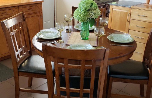 Okanagan-Similkameen House | Conveniently Located Just Minutes to the Lake and Downtown