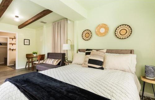 North San Antonio - SAT House | Conveniently Located San Antonio Getaway