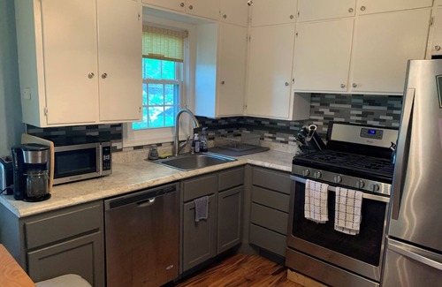 Des Moines House | Conveniently located Cozy Willow Brick