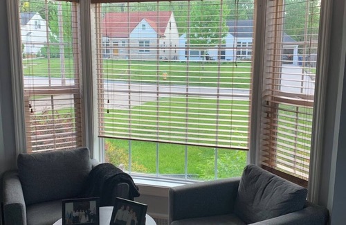 Des Moines House | Conveniently located Cozy Willow Brick
