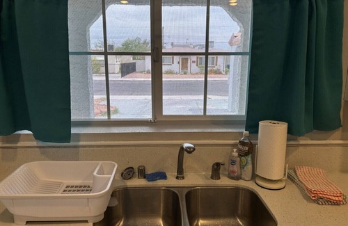 Beverly Green House | Convention/Airport Close 5beds 1 story Pets Pay