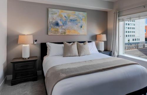 Rio Grande Apartment | Convention Ctr Luxury 1BR Pool Gym Hot Tub