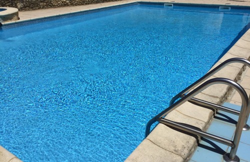 Saint-Germain-de-Belves House | Converted Barn,full of character, with large pool and grounds