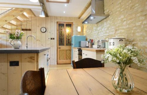 Cassington House | Converted Barn House - Central Oxford, Cotswolds
