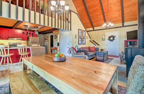 Eidelweiss Village Cabin | Conway Area Chalet w/Mountain Views & Fire Pit!
