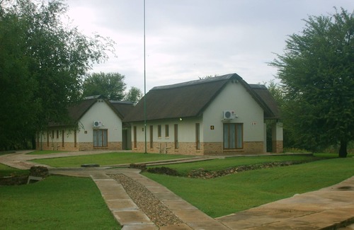 Mahikeng Bed & Breakfast | Cookes Lake Resort