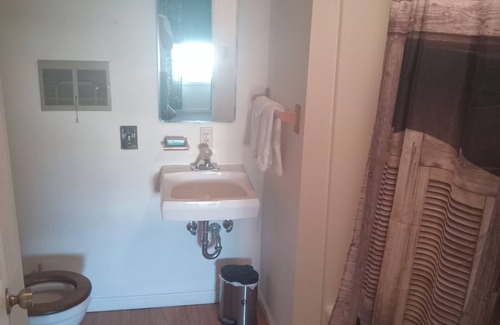 Glendo House | Cool 1-bedroom house in Glendo