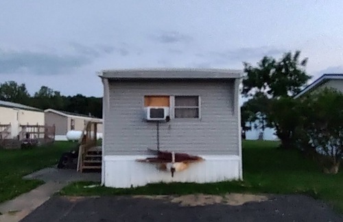 Fresno House | Cool 2-bedroom mobile home in Fresno