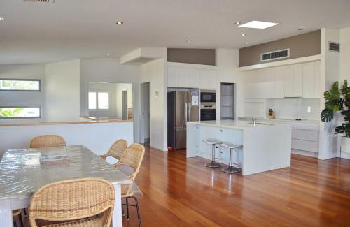 South West Rocks House | Cool and Calm - Bring your own linen