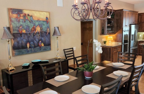 Seguin House | COOL & CONTEMPORARY