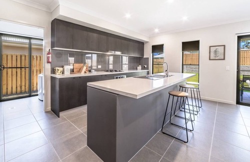 Coomera House | Cool Coomera Family Getaway near Theme Parks