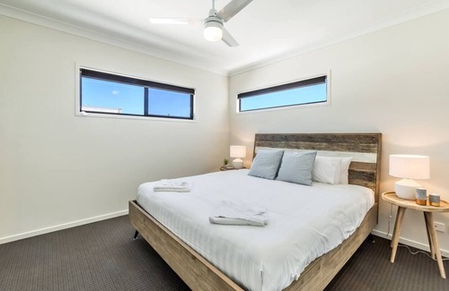 Coomera House | Cool Coomera Family Getaway near Theme Parks