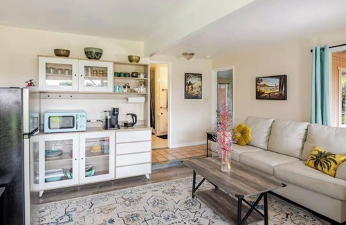 Mountain View Cottage | Cool cottage with AC in Keaau