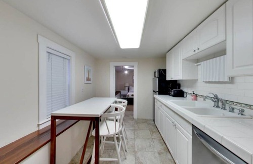 Downtown North Apartment | Cool & Cozy Ground Floor Apartment Unit #9