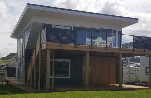 Pataua House | Cool & Funky Bach just one back from the beach at Pataua North