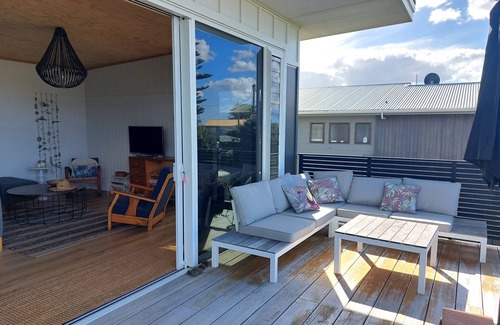Pataua House | Cool & Funky Bach just one back from the beach at Pataua North