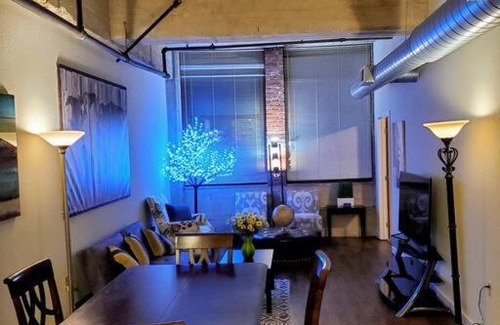 Quality Hill Apartment | Cool Loft DoWNTOWN near River Mkt, Conv Ctr, P&L