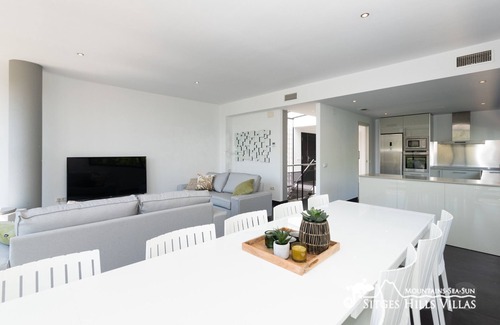 Olivella Villa | Cool Modern Villa - Heated Private Pool & Hot tub