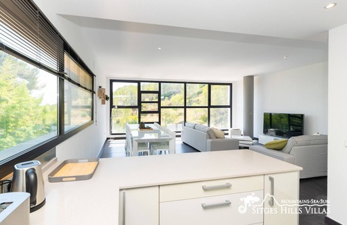 Olivella Villa | Cool Modern Villa - Heated Private Pool & Hot tub