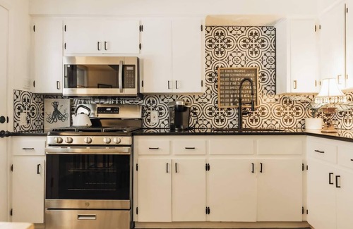 East Congress House | Cool@Pool,Eats&Shop@SoCO