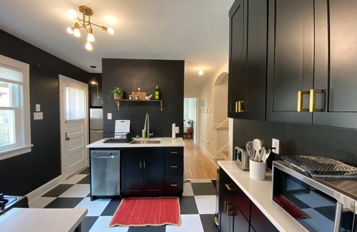 Union Park Cottage | Cool, Quiet, and Comfortable Cottage Near Mac