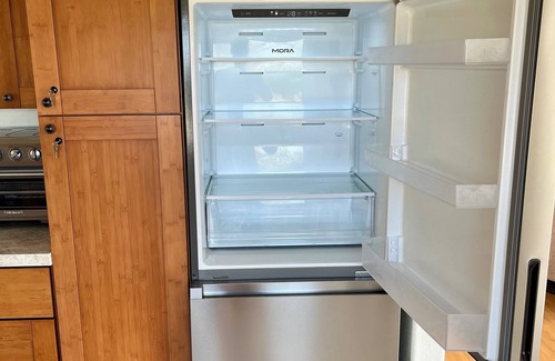 Discovery Harbour Apartment | Cool studio in Naalehu with ocean views