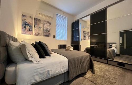 Turnham Green Apartment | Cool warehouse conversion apt in Chiswick London