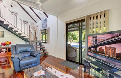 Horseshoe Bay House | Cool Waters at Horseshoe Bay