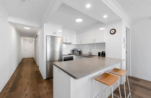 Coolangatta Apartment | Cooly Good Vibes - 2 bedrooms beachside