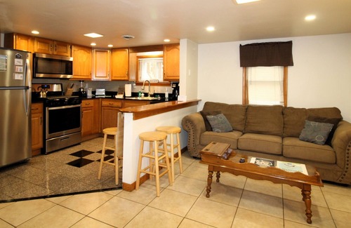 Oneonta Apartment | Cooperstown Baseball Rentals - Elm-Double Play #1