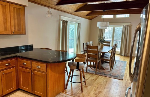 Cooperstown House | Cooperstown House close to Dreams Park