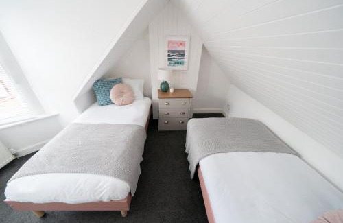 Letham Grange House | Coorie by the Coast, Direct Beach Access Getaway - Arbroath
